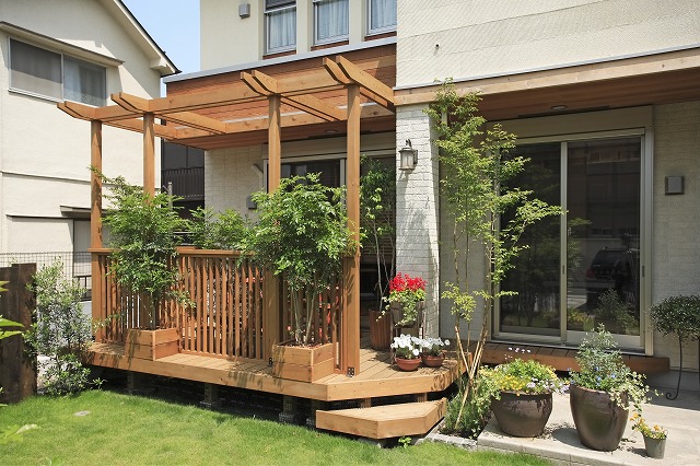 ウッドデッキ、パーゴラ